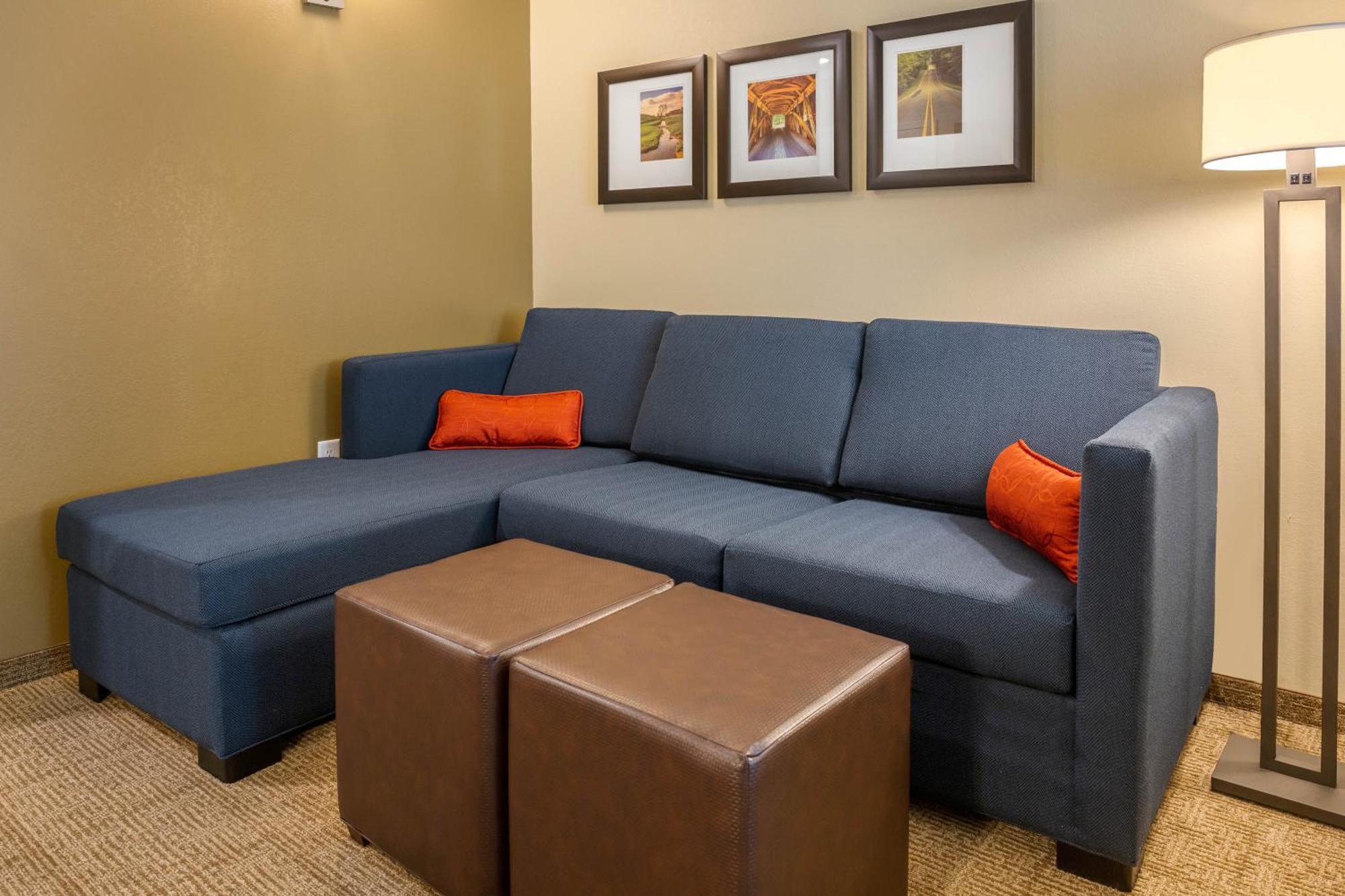Comfort Inn & Suites Gap Amish Country Exteriör bild