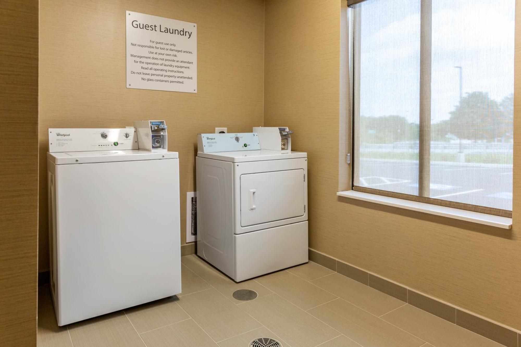 Comfort Inn & Suites Gap Amish Country Exteriör bild